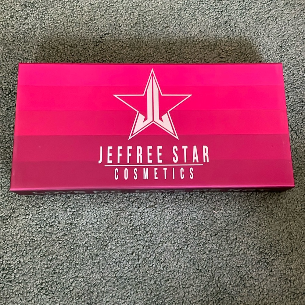 Jeffree Star Love Me. Love Me Not mini velour liquid lipstick set